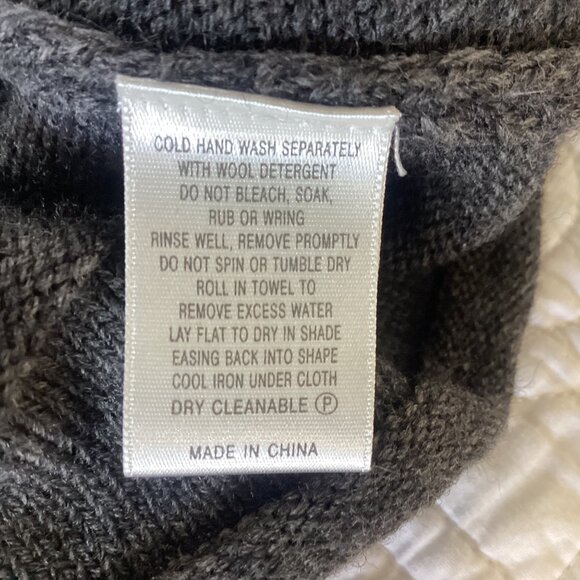 Witchery Womens M/L Charcoal Gray Knit Poncho Sweater With Pockets & V-Neckline - Picture 6 of 9